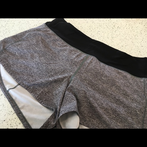 LULULEMON Speed Up Short Size 10 - Picture 2 of 4